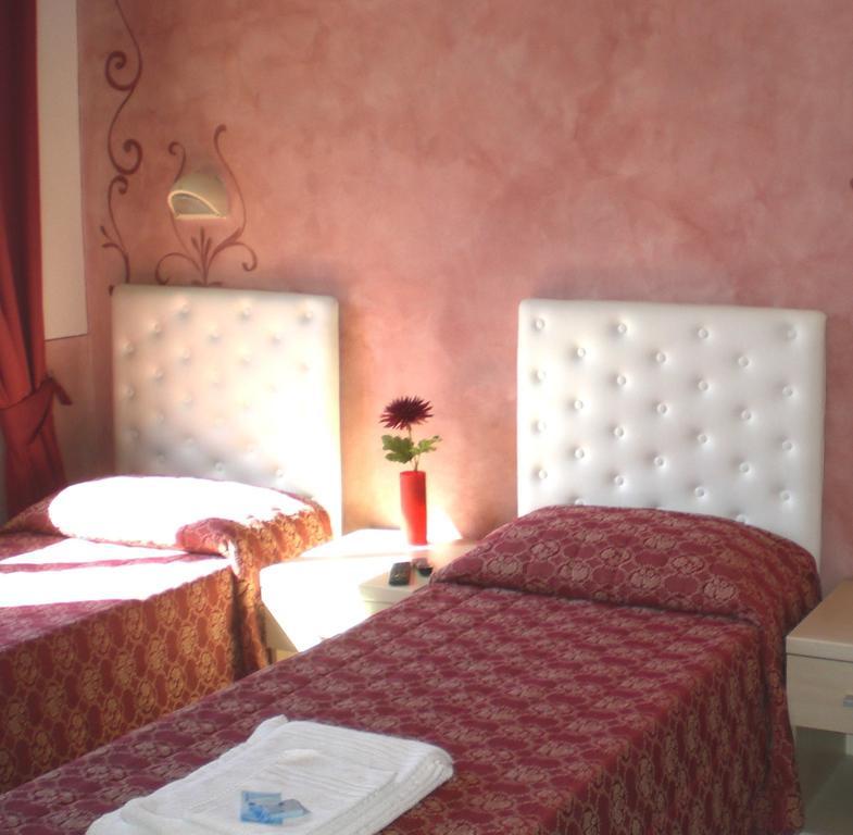 Hotel Romagna 체세나 객실 사진